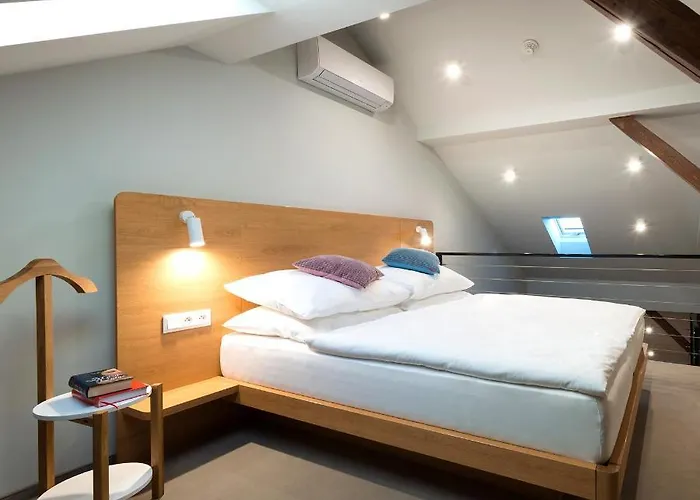 Tri Knizata Hotell Jihlava